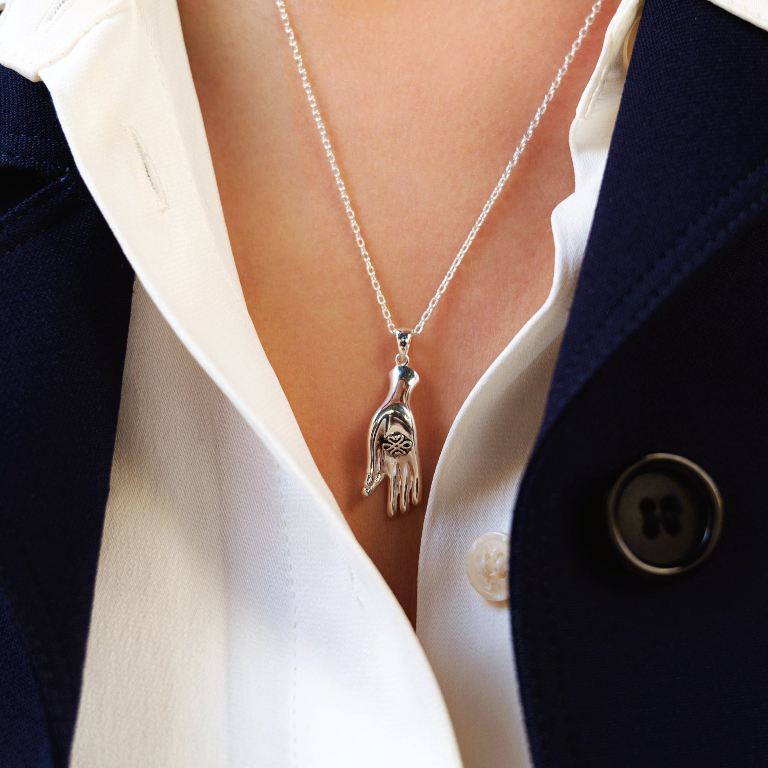 Philia Paris - Collier Main Bouddha Argent