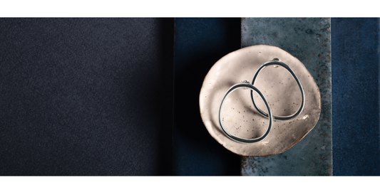 Argent qui noircit : La méthode infaillible pour nettoyer vos bijoux en 5 minutes