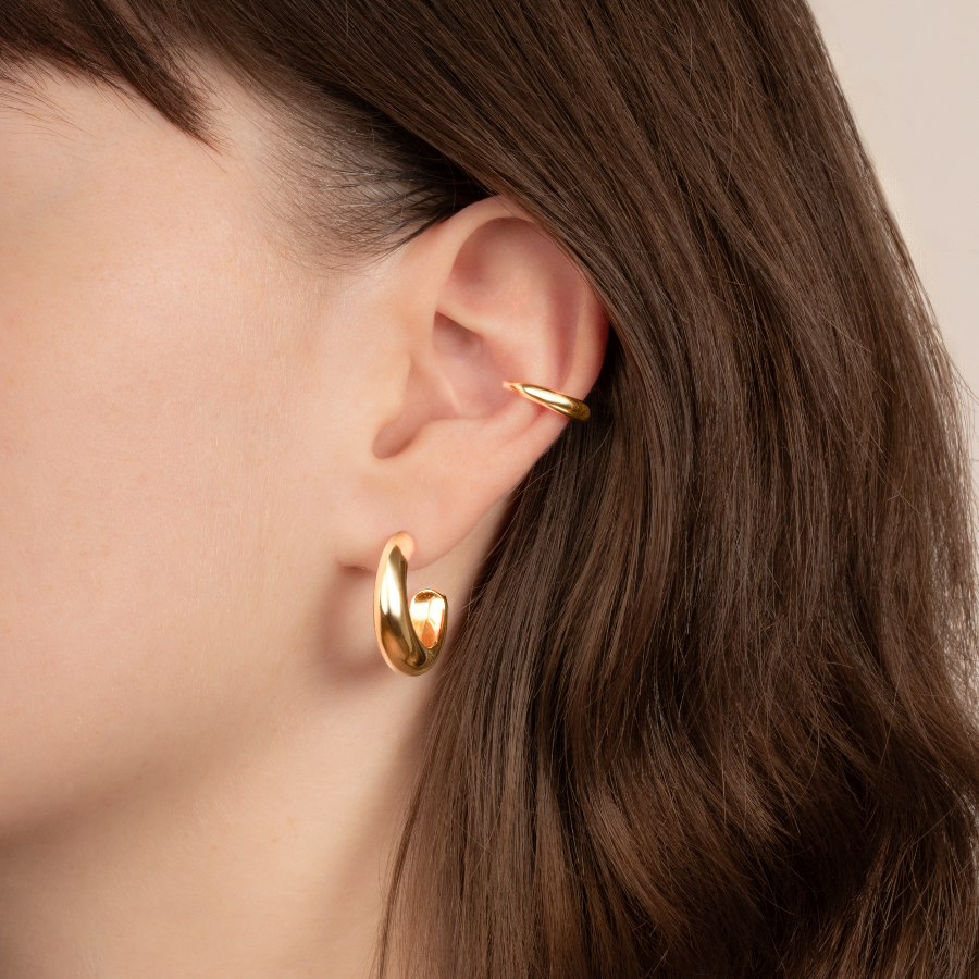 Earcuff Noble en plaqué or avec un anneau bombé